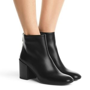 STUART WEITZMAN THE BACARI BOOTIE